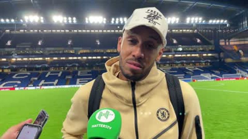 James is 'best in the world' in his position, claims Aubameyang