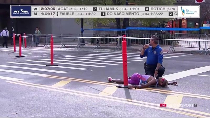 Dramática imagen en el maratón de Nueva York: Do Nascimiento se desploma cuando iba primero