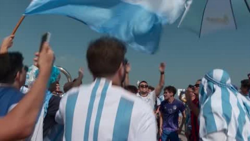 Fanii Argentinei au intrat în febra Mondialului! Sud-americanii, spectacol pe străzile din Qatar