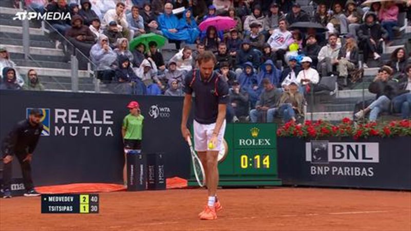 Highlights: Medvedev beats Tsitsipas and enjoys a victory dance to reach Rome final