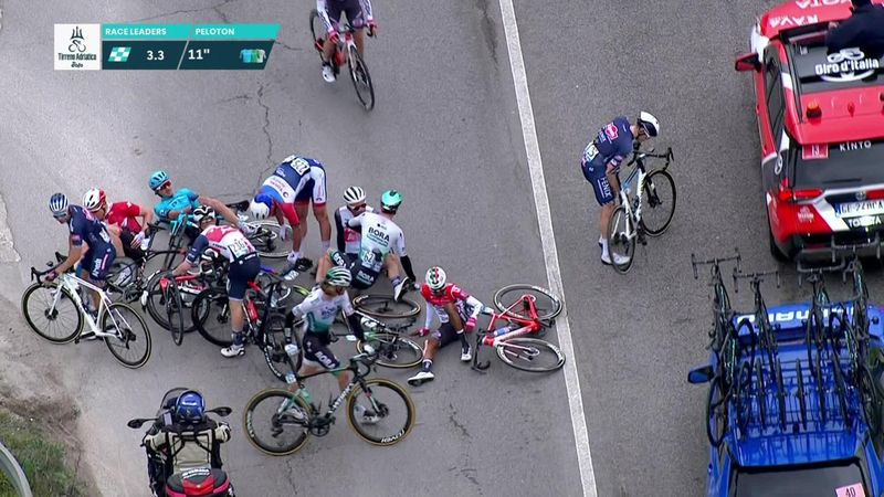 'Too many riders!' - Bernal caught up in huge crash in Tirreno-Adriatico