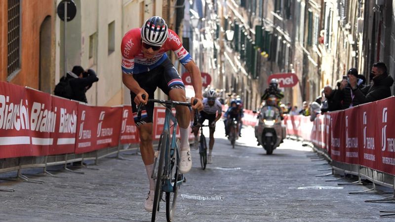 Highlights: Dominant Van der Poel powers to Strade Bianche victory