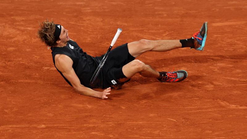 Das bittere Aus! Zverev knickt gegen Nadal fies um und muss aufgeben