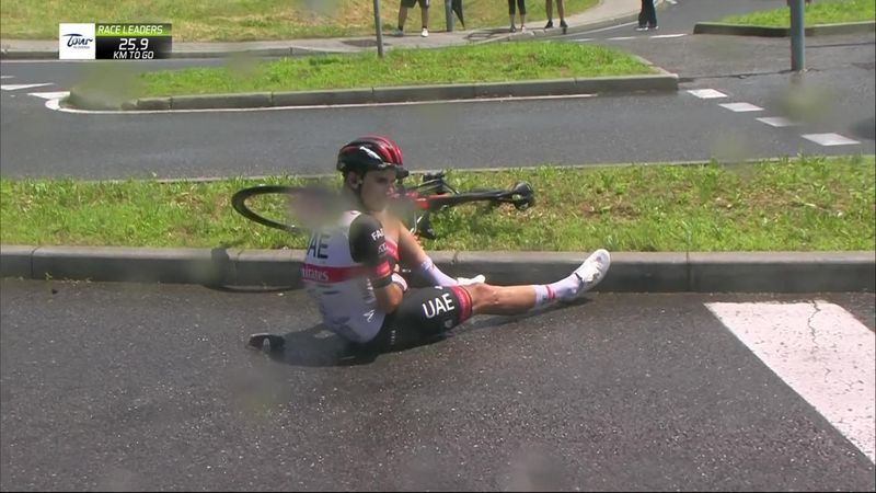 'He looks very fed up' - Oliveira crashes with 25km to go on Tour of Slovenia