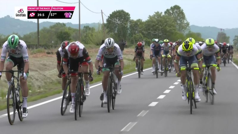'Almighty mess!' – Riders race to wrong line in awkward sprint