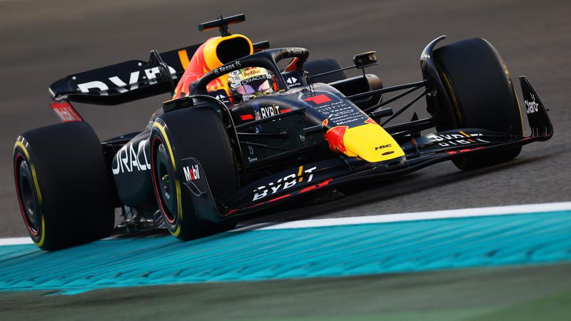 Resumen GP Abu Dabi: Verstappen cierra un año perfecto y Alonso se va de Alpine con un abandono