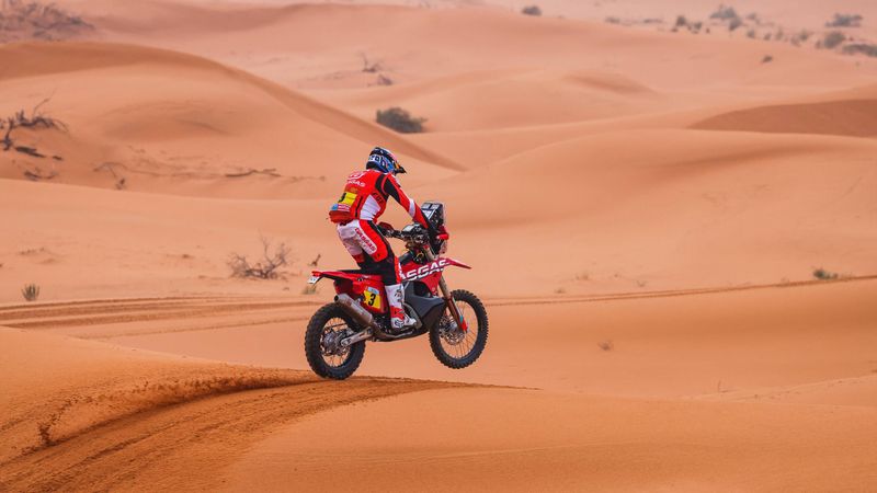 Dakar 2022 | Winnaar Sunderland geeft de leiding bij de motoren niet meer uit handen