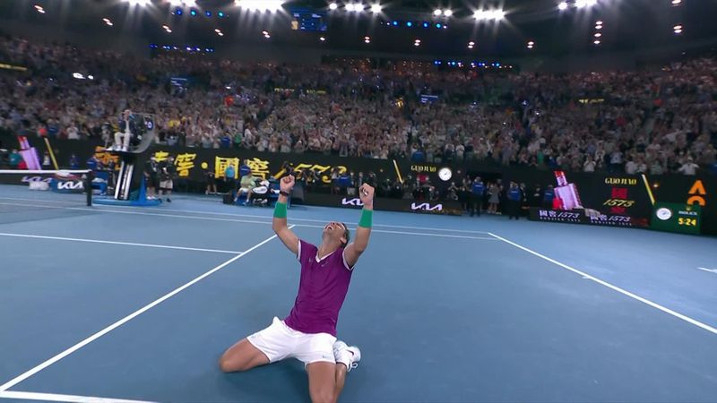 AusOpen | Nadal schrijft na dik vijf uur tennis historie met winst 21ste Grand Slam