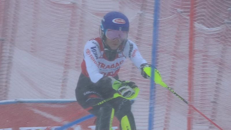 Shiffrin sets the pace with stunning first slalom run in Spindleruv Mlyn
