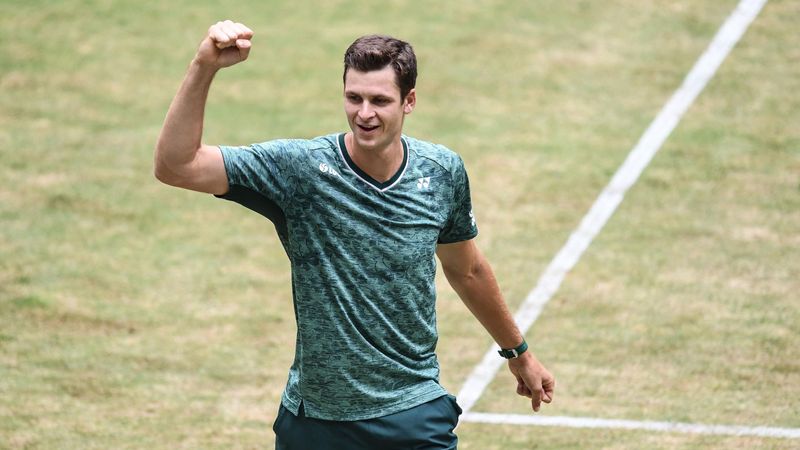 Highlights: Hurkacz wins first grass court title after beating Medvedev in Halle