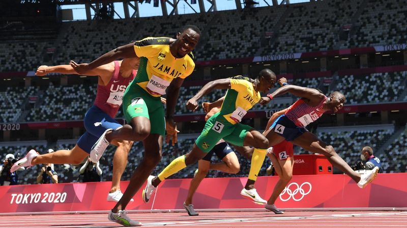 Jamaikaner überrascht US-Favorit und gewinnt 110-m-Hürden-Finale