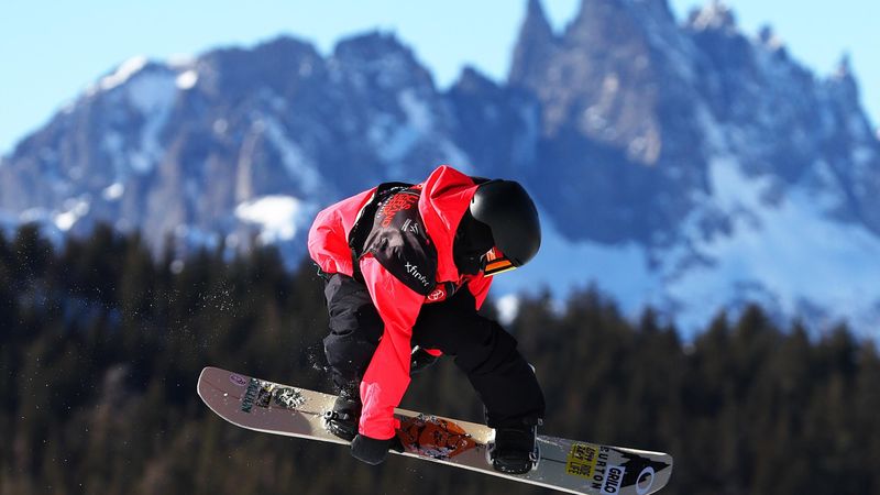 Six tours dans les airs : le snowboarder Ogiwara réussit le premier backside 2160 de l'histoire