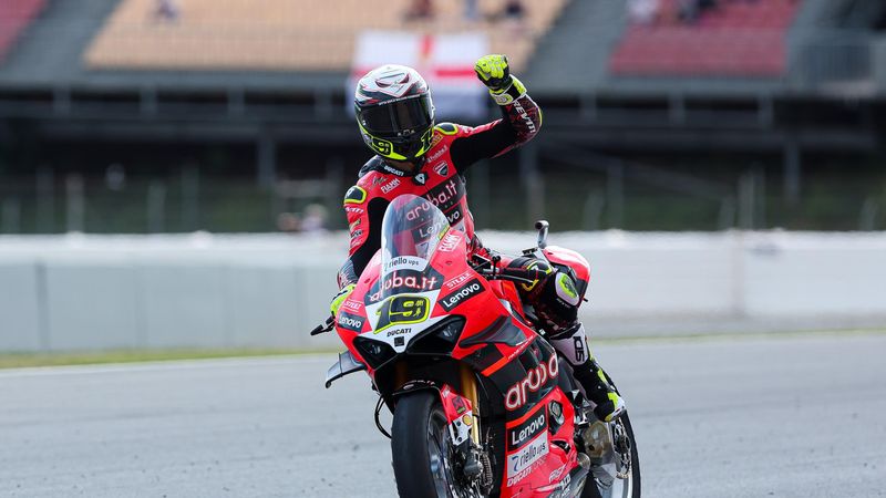 Brilliant Bautista completes hat-trick in Catalunya with victory in Race 2