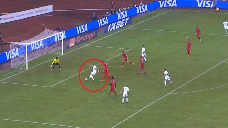 Slimani, l'errore che può condannare all'eliminazione l'Algeria: non prende palla!