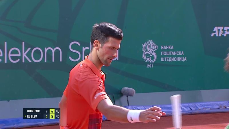 Djokovic, nou gest controversat! A aruncat racheta și a fost la un pas să lovească un copil de mingi
