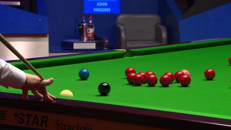 World Championships :  John Higgins long red vs Judd Trump