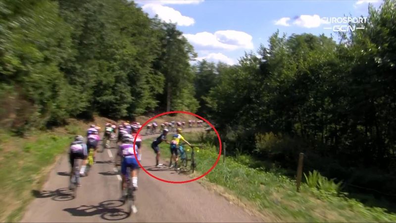La giornata della van Vleuten è partita con un incubo: bici cambiata 3 volte