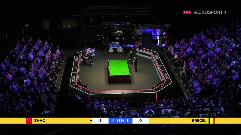 ‘Chuck them out’ - Phone goes off for fifth time in UK Championship final