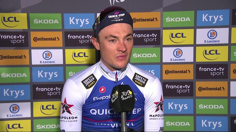 Yves Lampaert rompe a llorar en plena entrevista tras ganar la 1ª etapa y ser líder del Tour