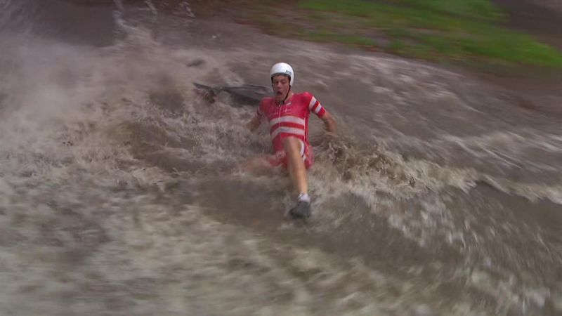 Price-Pejtersen crashes and splashes into giant puddle during time trial