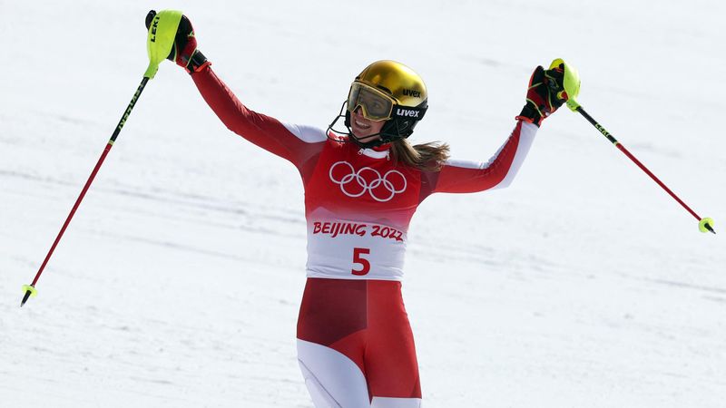 Liensberger sichert sich Slalom-Silber in Herzschlagfinale