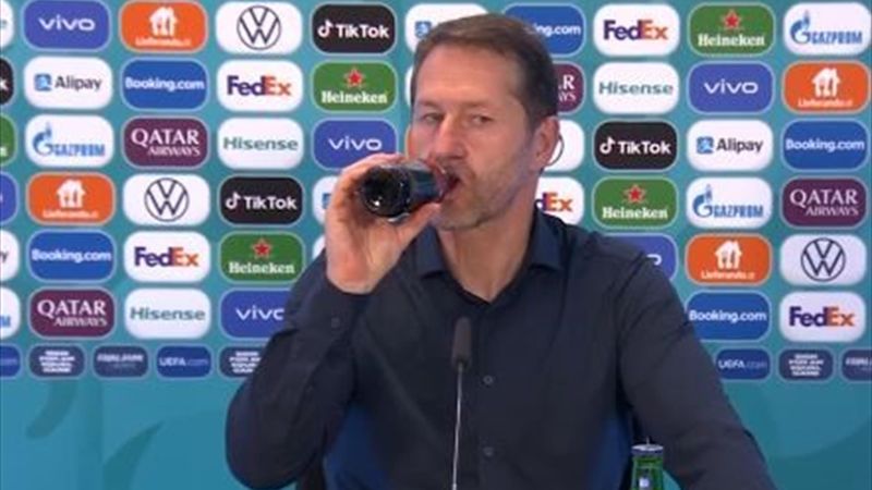 Österreich schreibt Geschichte: Coach Foda stößt mit Cola an