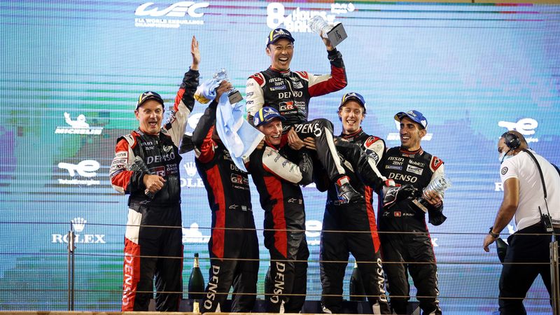 El Toyota 8 de Nakajima, Buemi y Hartley cierra el Mundial en lo alto en Baréin