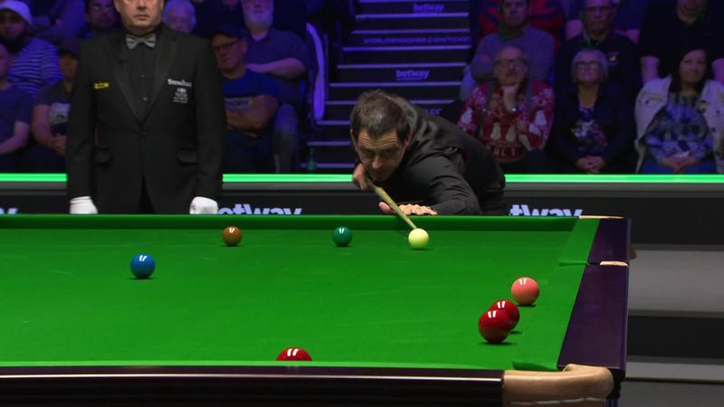 'Only Ronnie would take that plant on!' Watch O'Sullivan sink audacious shot