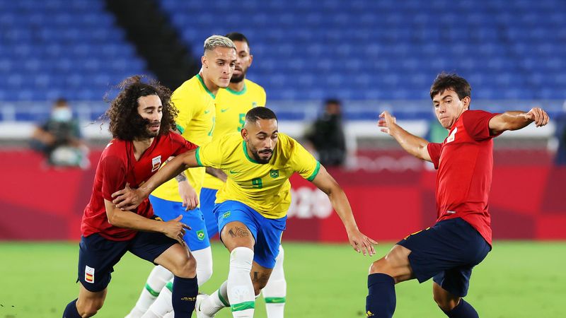 Fútbol (H) | Cunha aprovechó un mal despeje para adelantar a Brasil