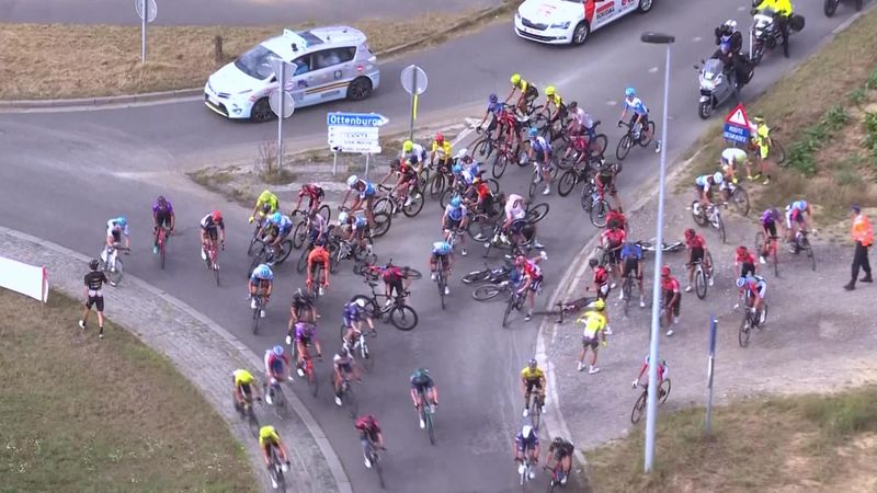 ¡Cuidado con las rotondas! Caída masiva en la 2ª etapa del Tour de Valonia