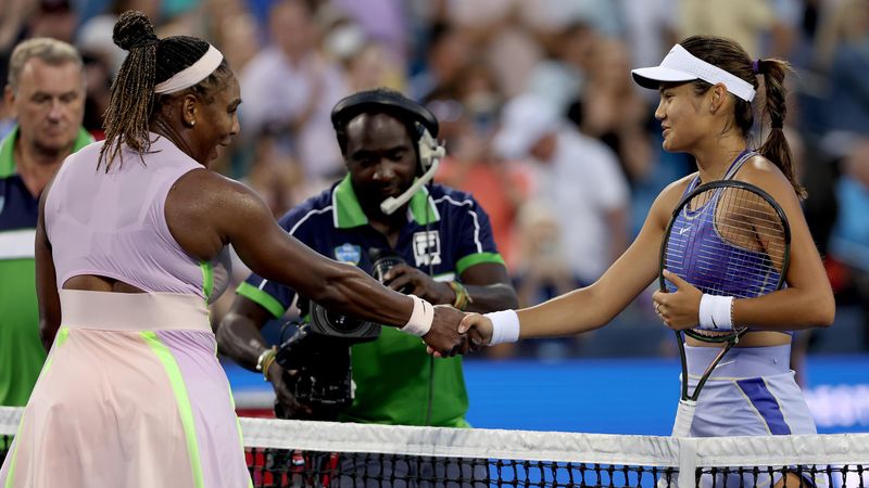 Serena Williams-Emma Raducanu: Otra dolorosa despedida (4-6 y 0-6)