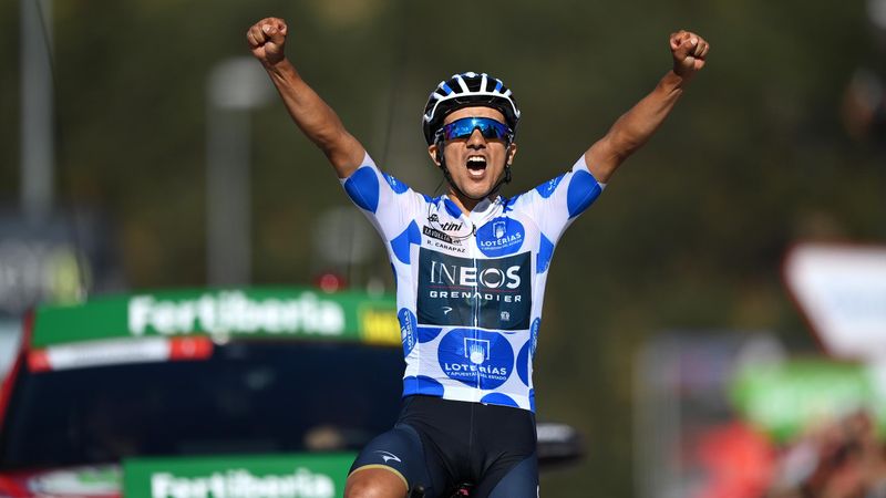 La Vuelta | Bekijk samenvatting van rit 20 met overwinning Carapaz en tweede plek Arensman
