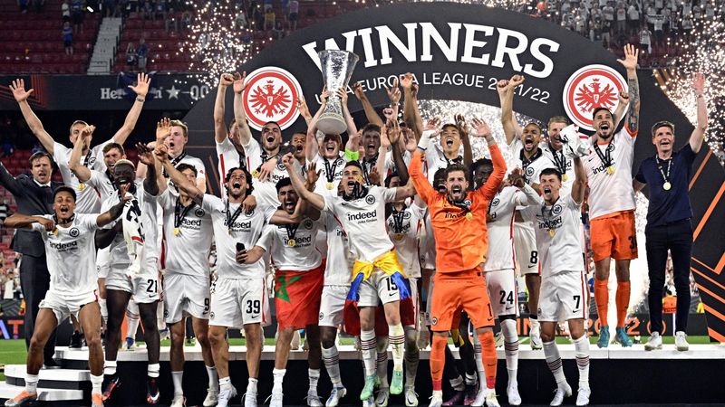 Resumen del Eintracht de Frankfurt-Rangers (Final): Borré fue el Santo (1-1, pen. 5-4)