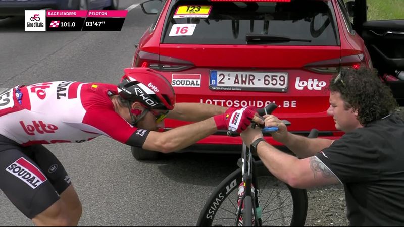 'Another problem' - De Gendt encounters issue with his bike