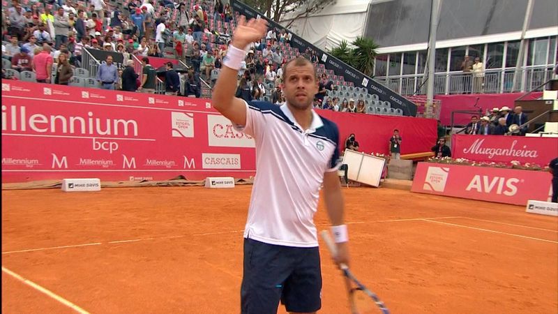 Muller eases past Sousa into Estoril last eight