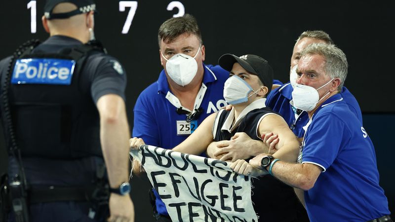 Plötzlich Unruhe in der Arena: Protest-Aktion im Australian-Open-Finale