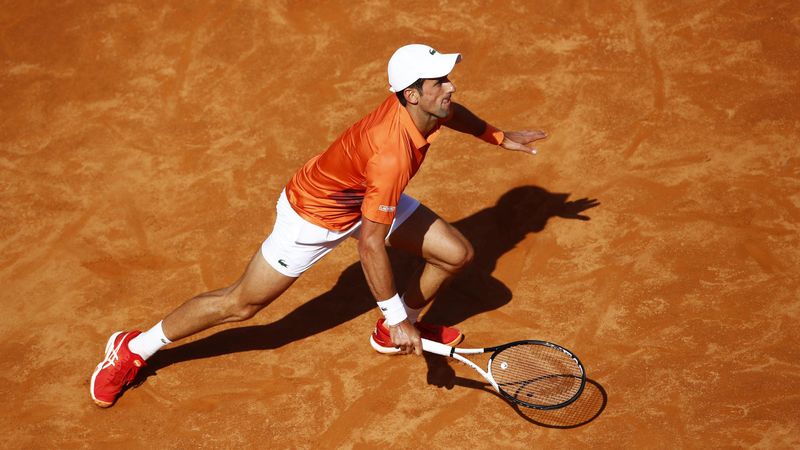 Novak Djokovic-Aslan Karatsev: Debut en un visto y no visto (6-3 y 6-2)