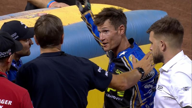 Doyle crashes again and is visibly upset after heat 19