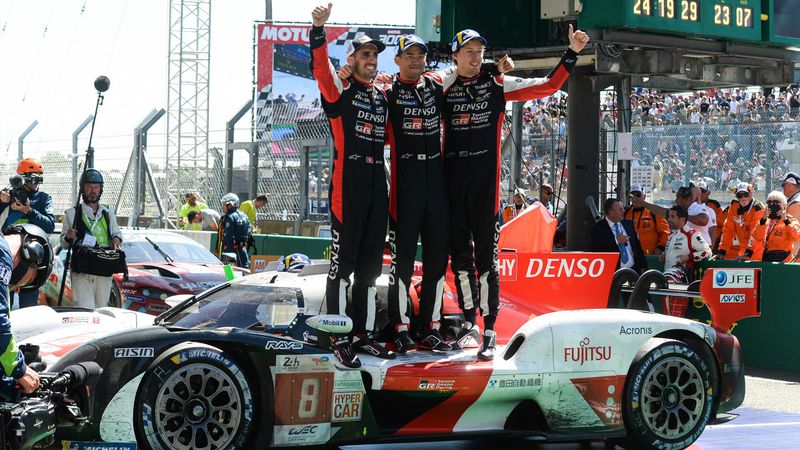 El Toyota 8 de Buemi, Hartley y Hirakawa, campeón de las 24 Horas de Le Mans
