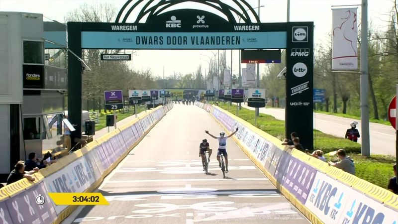 'Incredible' Van Vleuten wins Dwars door Vlaanderen in style