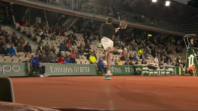 ‘Oh, come on!’ – Simon hits ’10 out of 10’ backhand against Carreno Busta