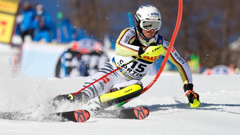 Trotz Fehlern: Straßer kämpft sich im WM-Slalom noch in die Top 15