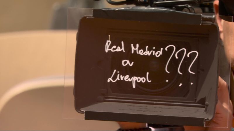 Iga Swiatek felirta a kamerára a mai nap legnagyobb kérdését: Real Madrid vagy Liverpool?