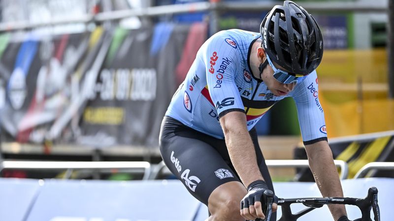 ‘I have never seen him go on the attack!’ – Blythe on Van Aert after road race travails