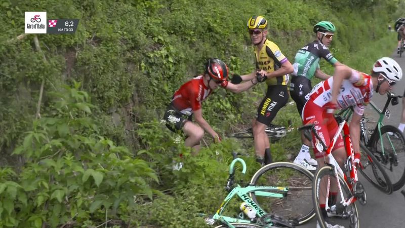Big crash takes out Dumoulin and holds up peloton