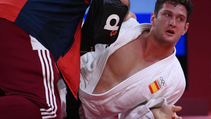 Nem úszta meg sérülés nélkül a spanyol versenyző a cselgáncs mérkőzést