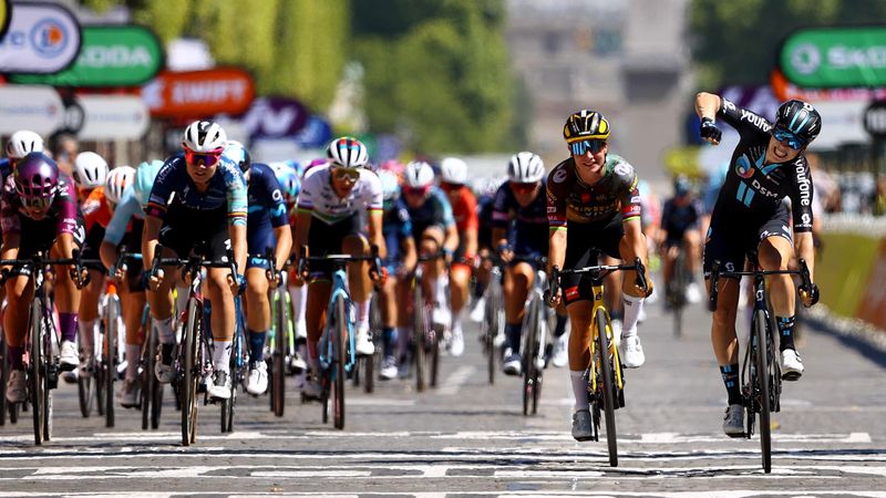 Rezumatul primei etape din Turul Franței Feminin, câștigată la sprint de Lorena Wiebes