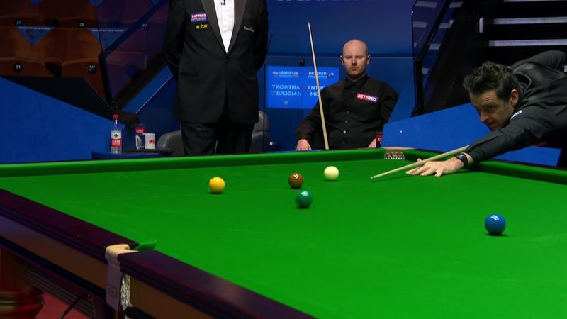 ‘Inspirational snooker!’ – O’Sullivan shows off with swerve pot