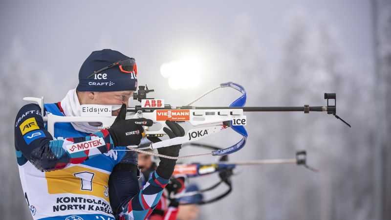 Bø trionfa nella sprint a Kontiolahti, azzurri fuori dalla zona punti: highlights