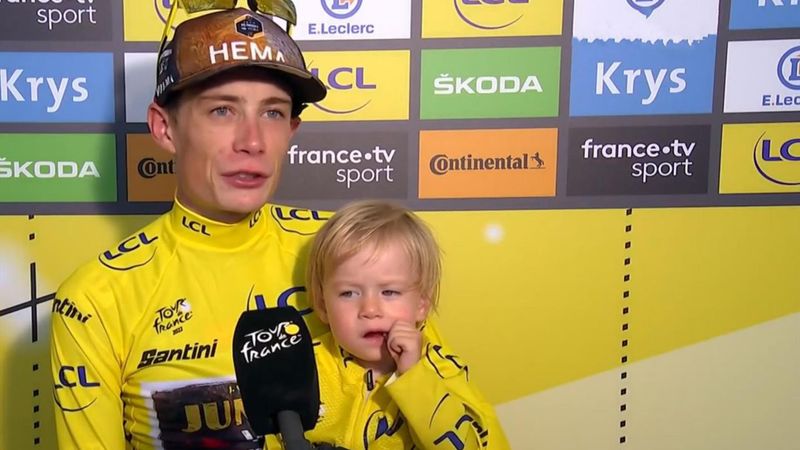 Mit Tochter auf dem Arm: Tour-Sieger Vingegaard spricht über Triumph